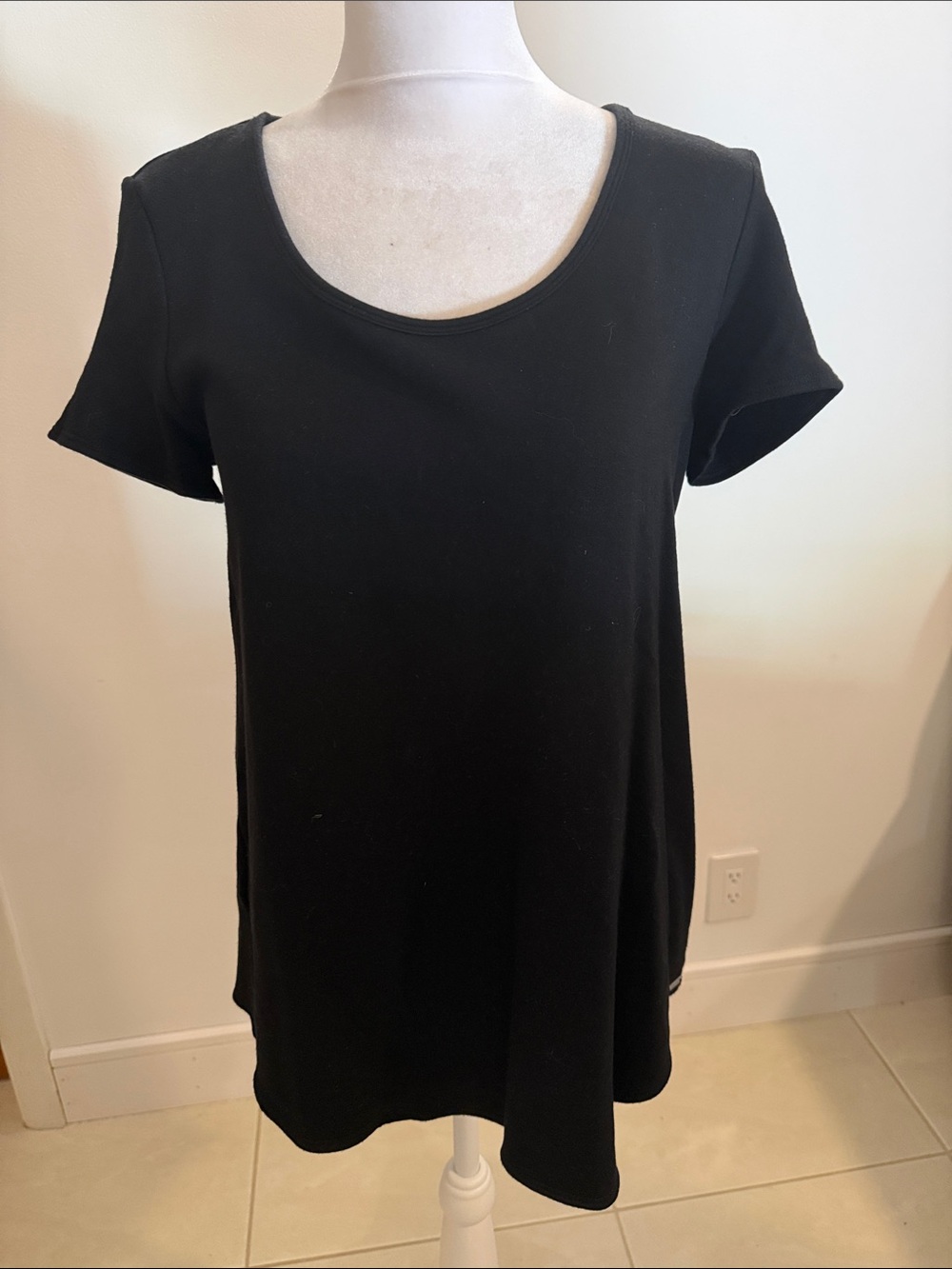 Worth New York - Black Scoop Neck Short Sleeve Top, size S
